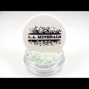 Green Concealer by LA Minerals - waterproof